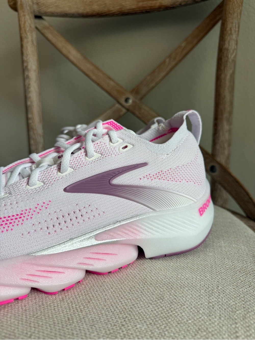 Brooks Glycerin Flex Sneakers Color White / Cyber Pink / Argyle - Picture 3 of 8